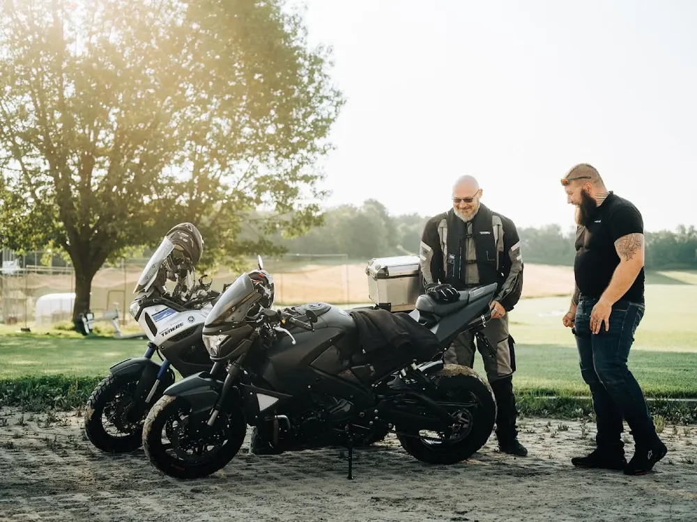 BLINK Fahrschule Bern | Fahrstunden, Motorrad Grundkurse, VKU und Nothelferkurse