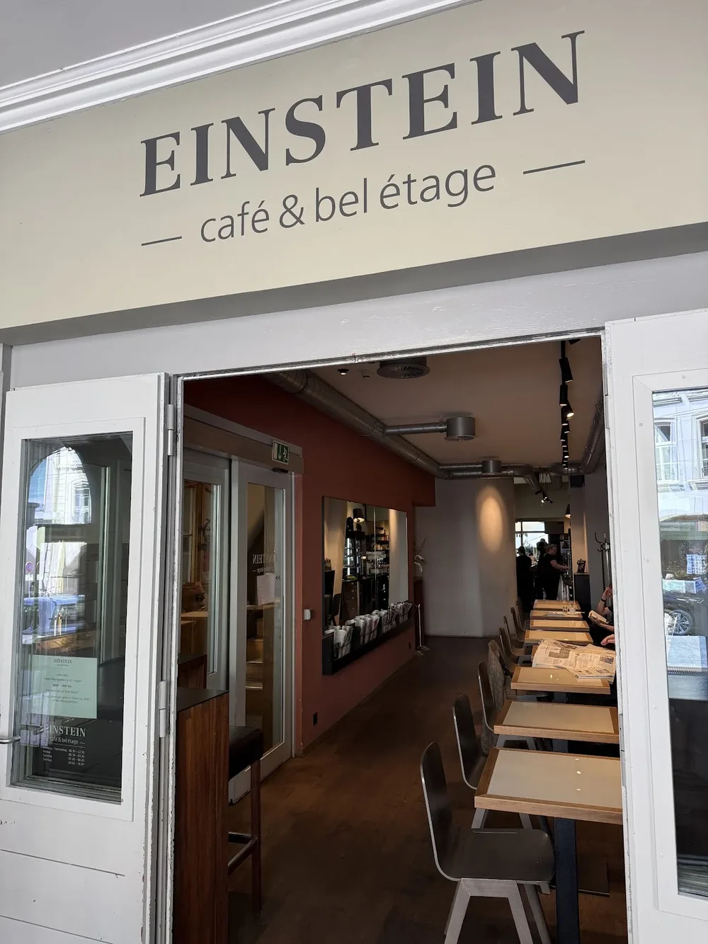 Einstein – café & bel étage - 2