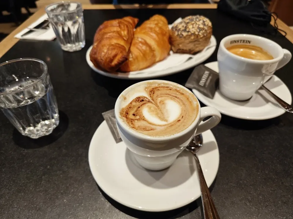 Einstein – café & bel étage - 9