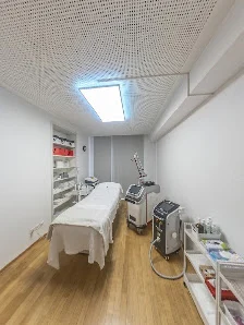 Madame Beauty Institut Bern (Kosmetik / Tattooentfernung / Laser Haarentfernung / Lippen Aufspritzen Faltenunterspritzungen)
