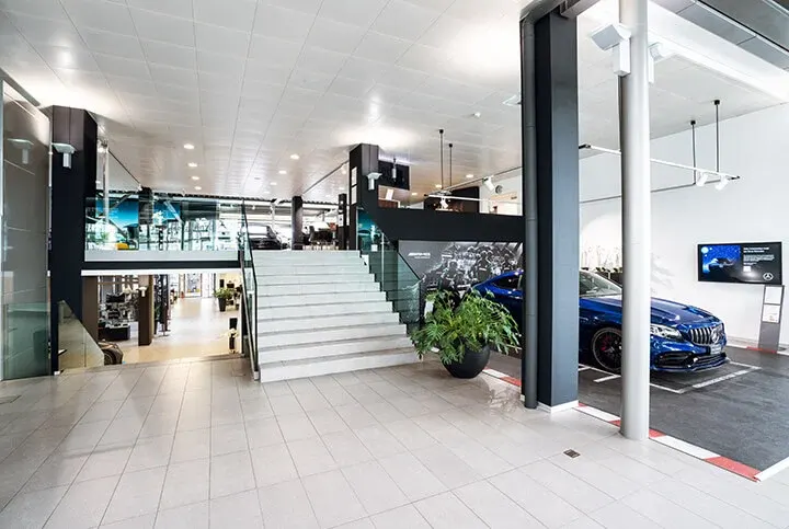 Mercedes-Benz Automobil AG, Personenwagen-Zentrum Bern