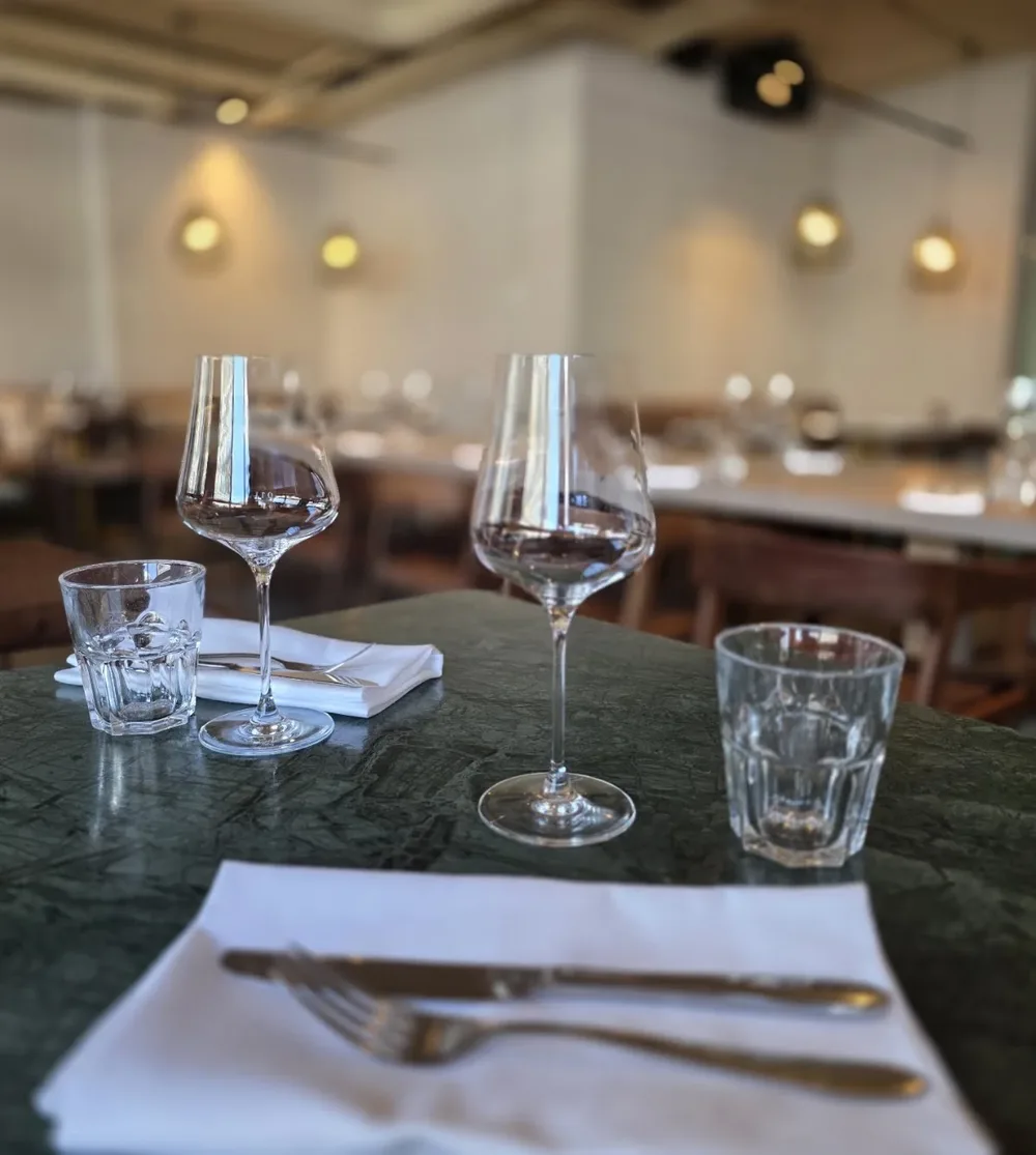Oliv Restaurant & Bar - 2