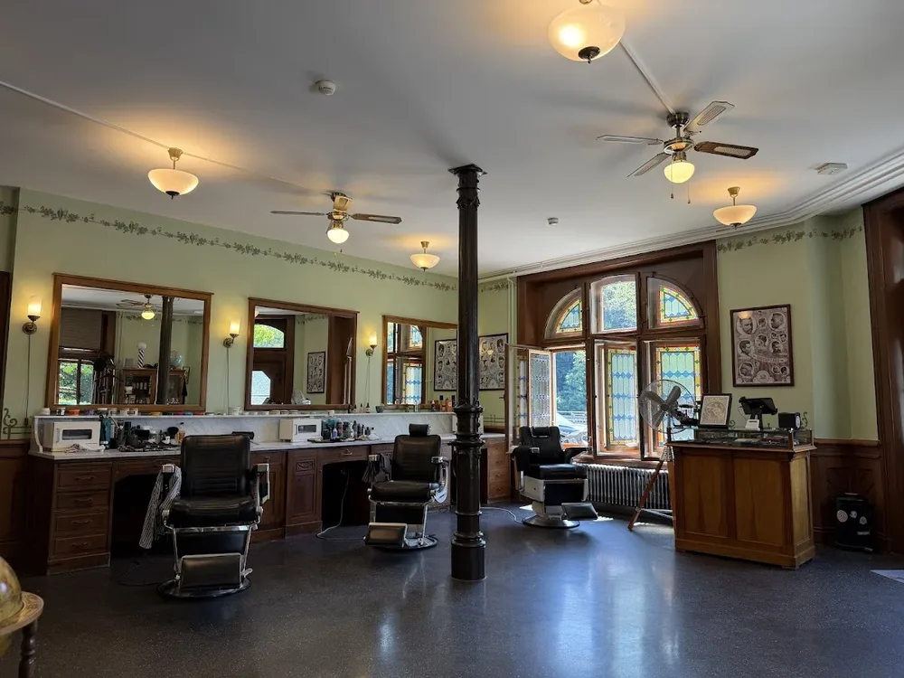 Pompadour Barbershop - 2