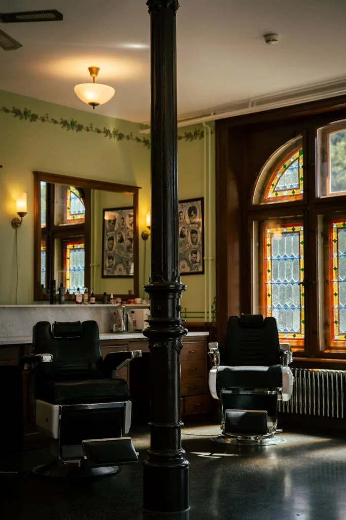 Pompadour Barbershop - 3