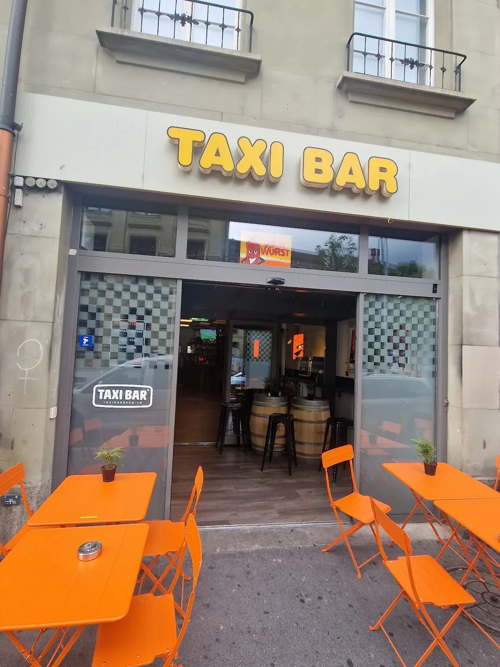 Taxi Bar